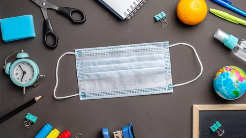 Une rentrée scolaire en plein "raz-de-marrée" Omicron 